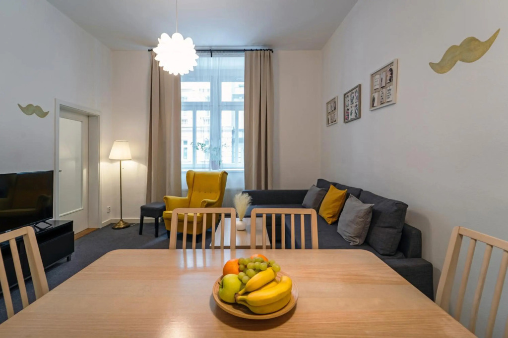 Little Tom Apartments