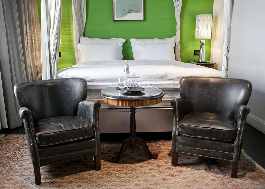 The Alma Hotel and Lounge 