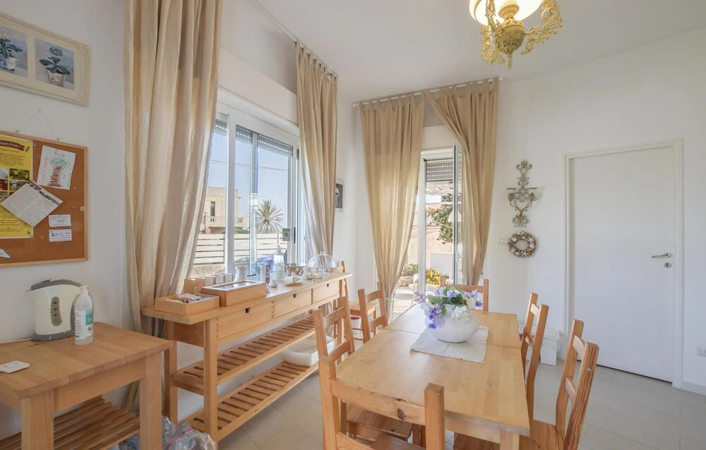 Amazing Home in Scoglitti With 4 Bedrooms and Wifi