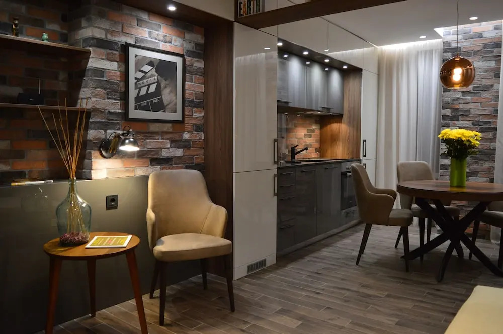 FM Luxury 1-BDR Apartment - Brick'n'wood