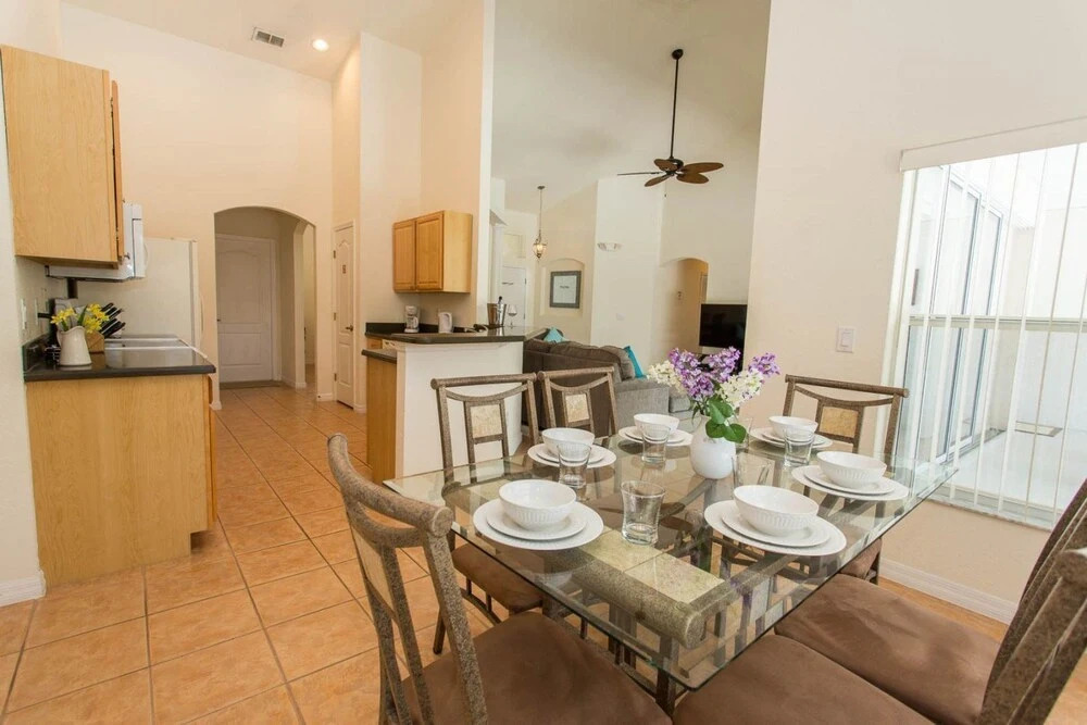Newly Renovated Gorgeous Modern 4 Bed Villa With South Facing Pool & Spa