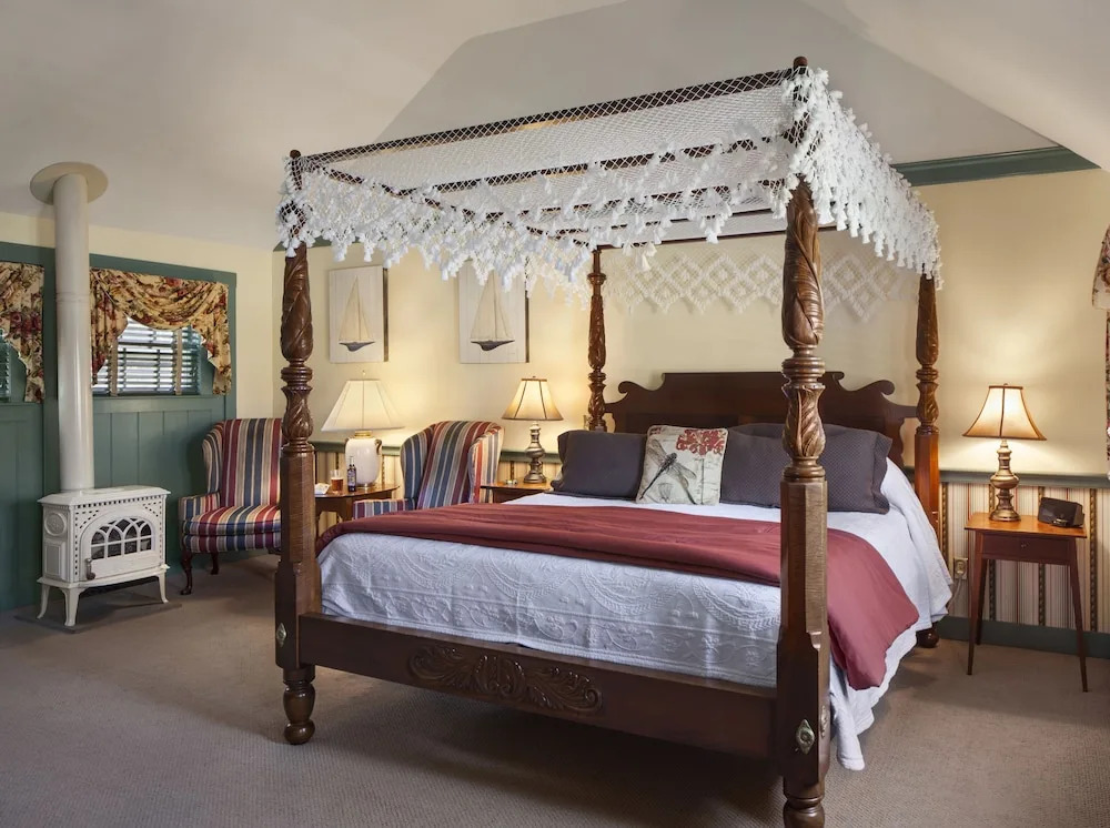 Captains House Inn