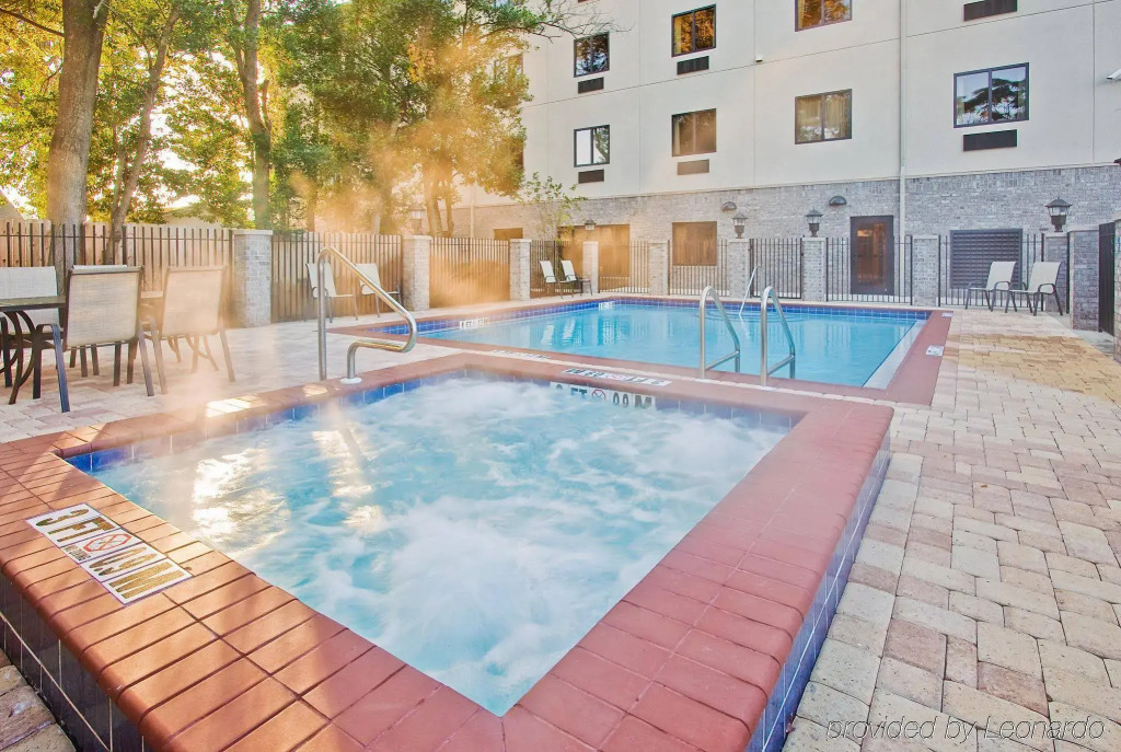 Holiday Inn Express Hotel & Suites Pensacola-West Navy Base by IHG