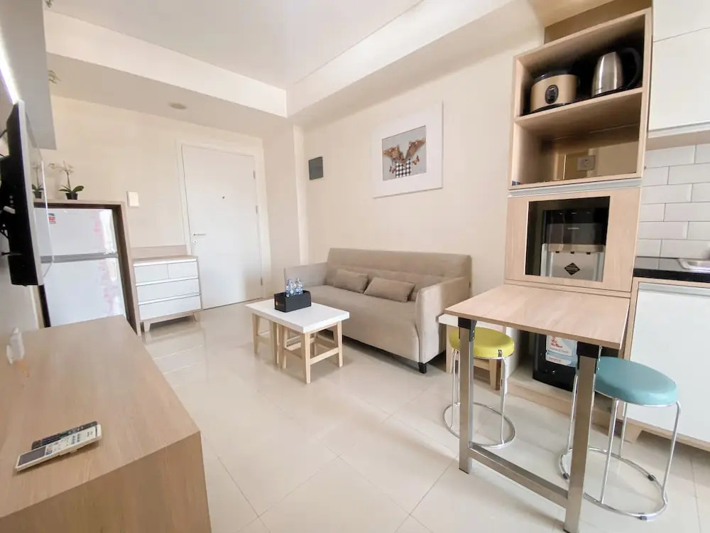 Strategic 2Br Apartment With Pool View At Parahyangan Residence