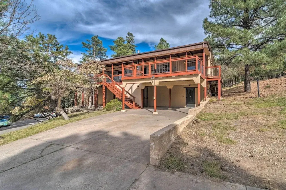 Airy Alto Escape: 1 Mi to Ruidoso Winter Park