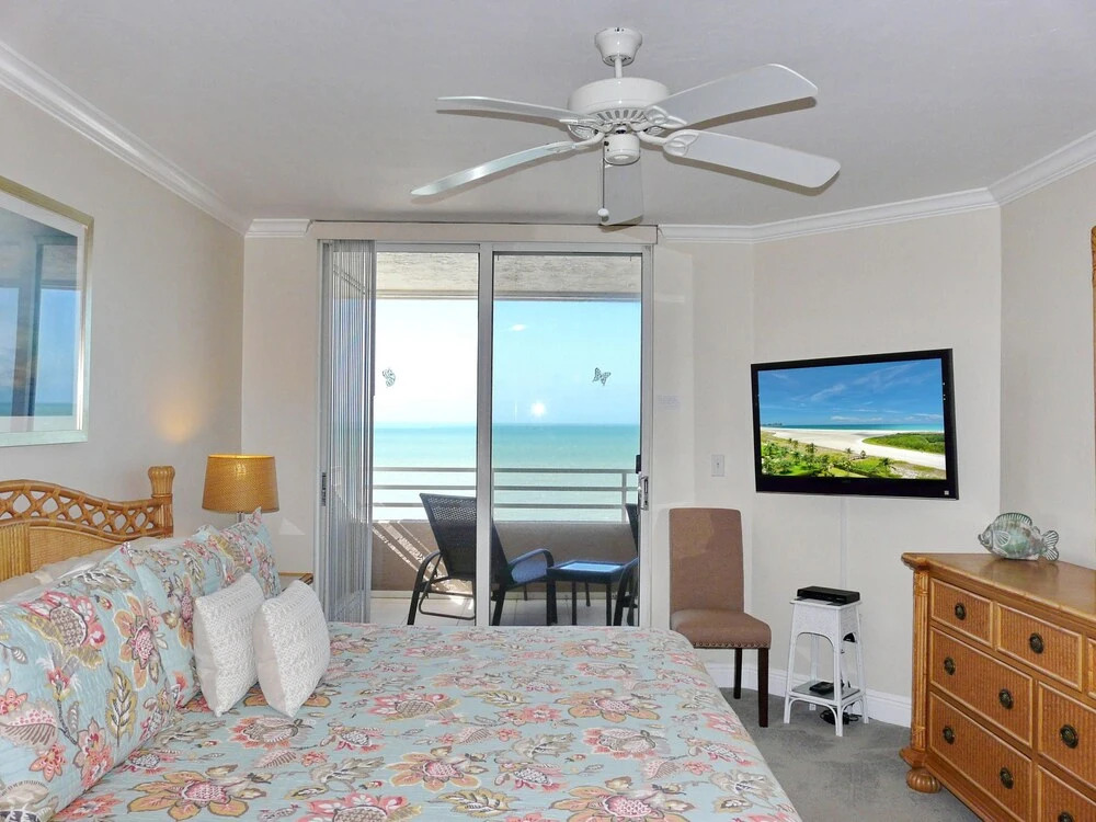 Beachfront Condo With Huge Views/pools/tennis/grills