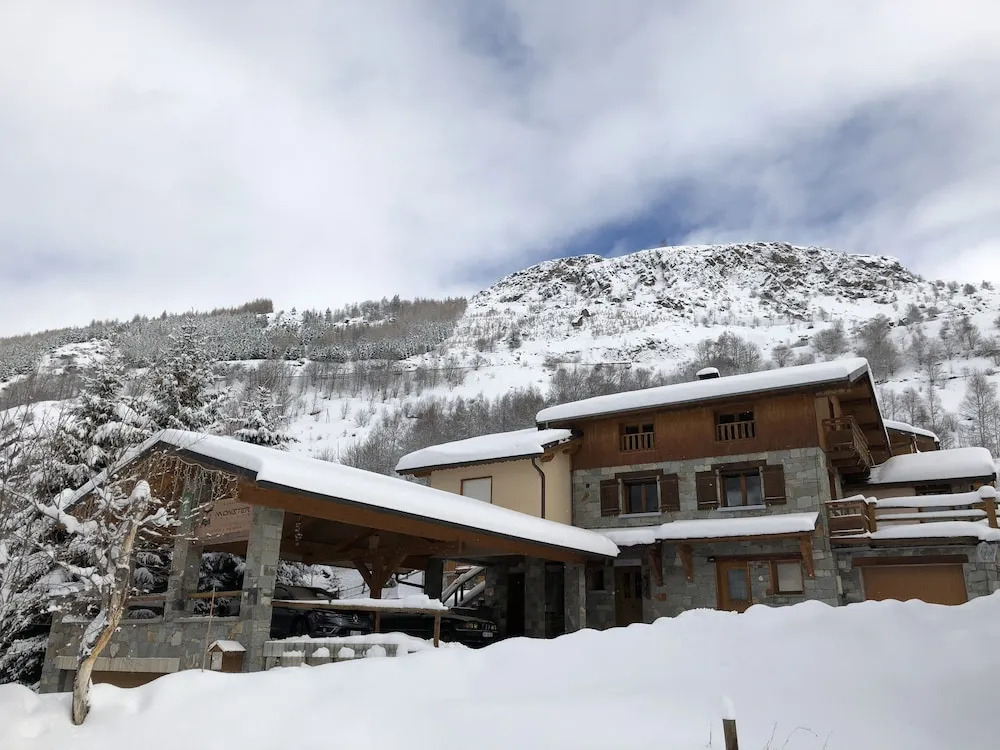 Monster Chalets