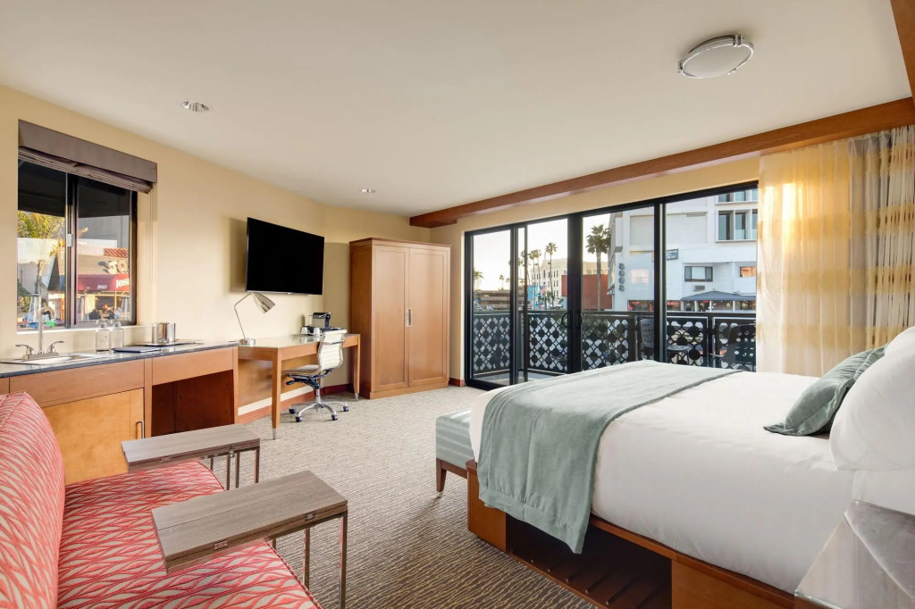 Cormorant Boutique Hotel