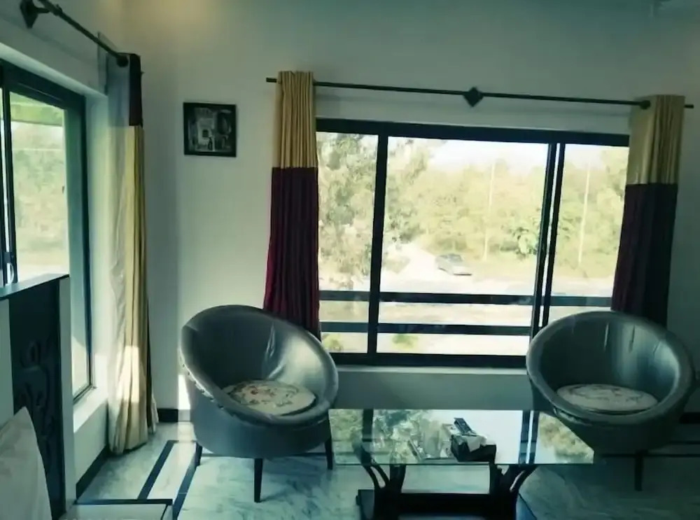Roomi Guest House