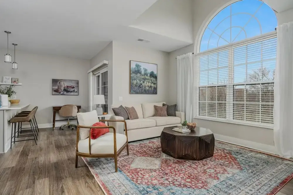 Downtown Luxury - Top Floor 2BR at Topiary Park