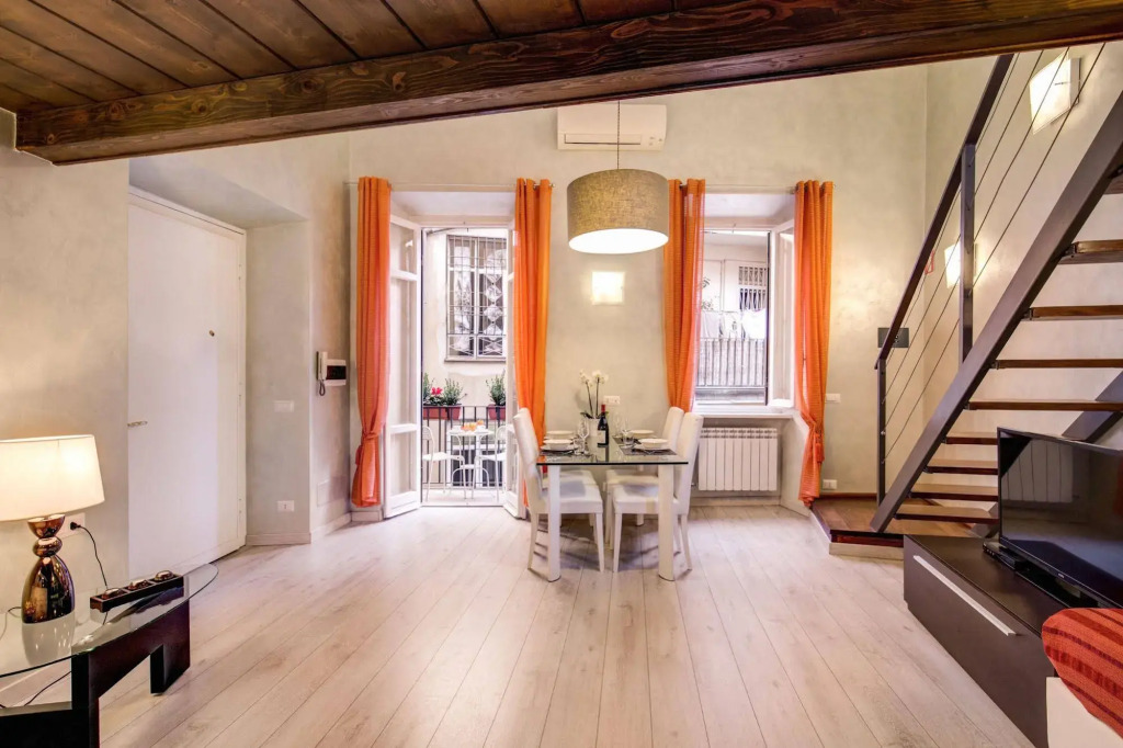 Tritone Top House