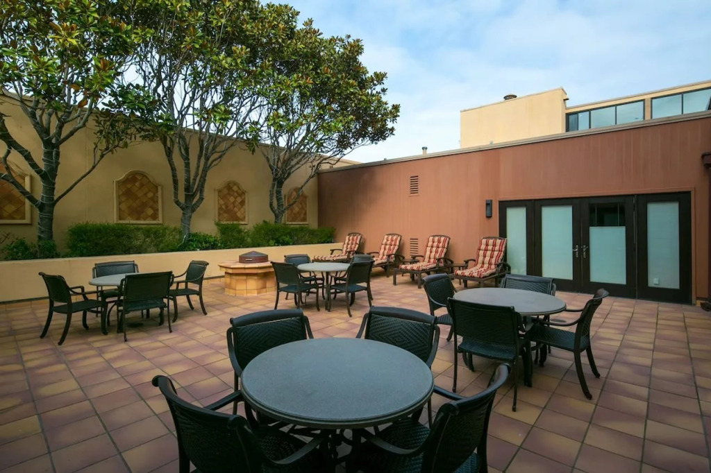 Monterey Bay Inn