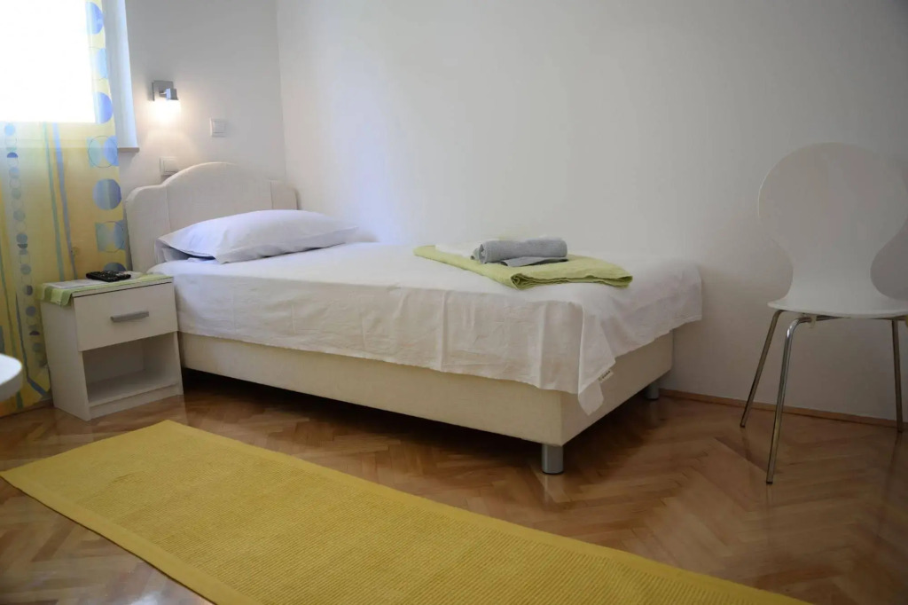 Jele Rooms
