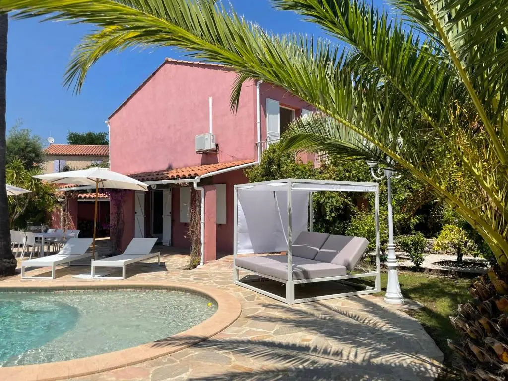 Fantastic pool villa 900m to the beach; with extravagant big garden