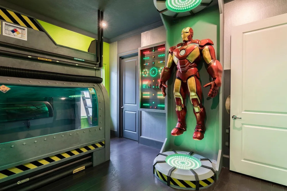 W002: 6 Bed, Minions, Iron Man, 3rd Floor Suite