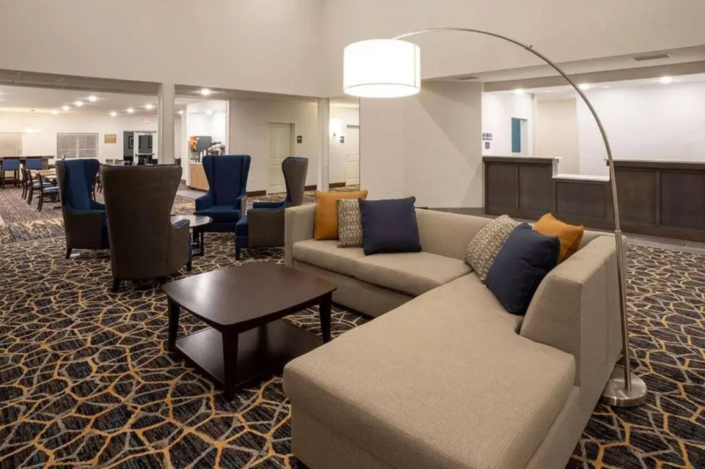 Little Crow Hotel & Conference, Trademark by Wyndham