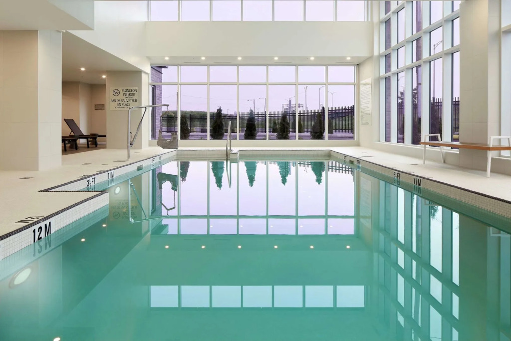 Doubletree By Hilton Montreal Airport