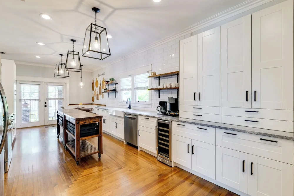 Renovated, Stylish Retreat w/ Patio in Lakeland!