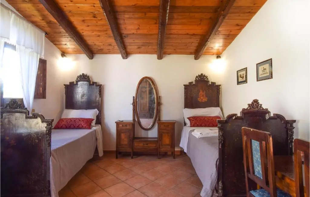 Cozy Home In Arenella With Swimming Pool