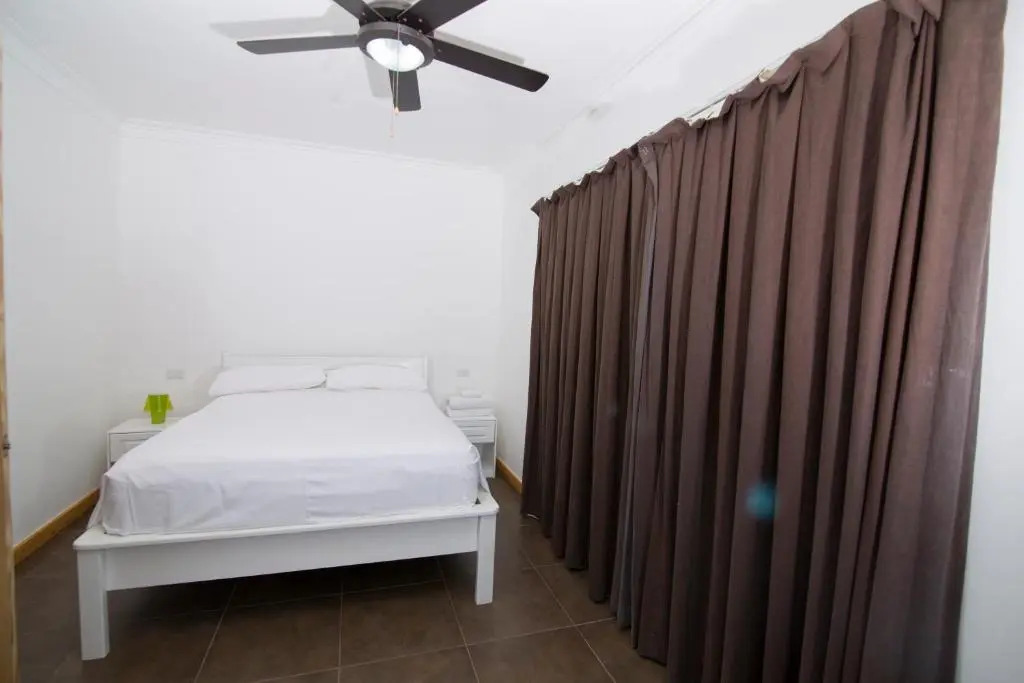 Residencial Las Palmeras de Willy Boca Chica
