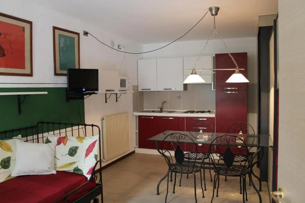 Jolly Residence
