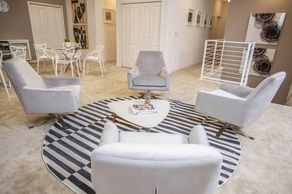 Spacious luxury home with private pool near Disney