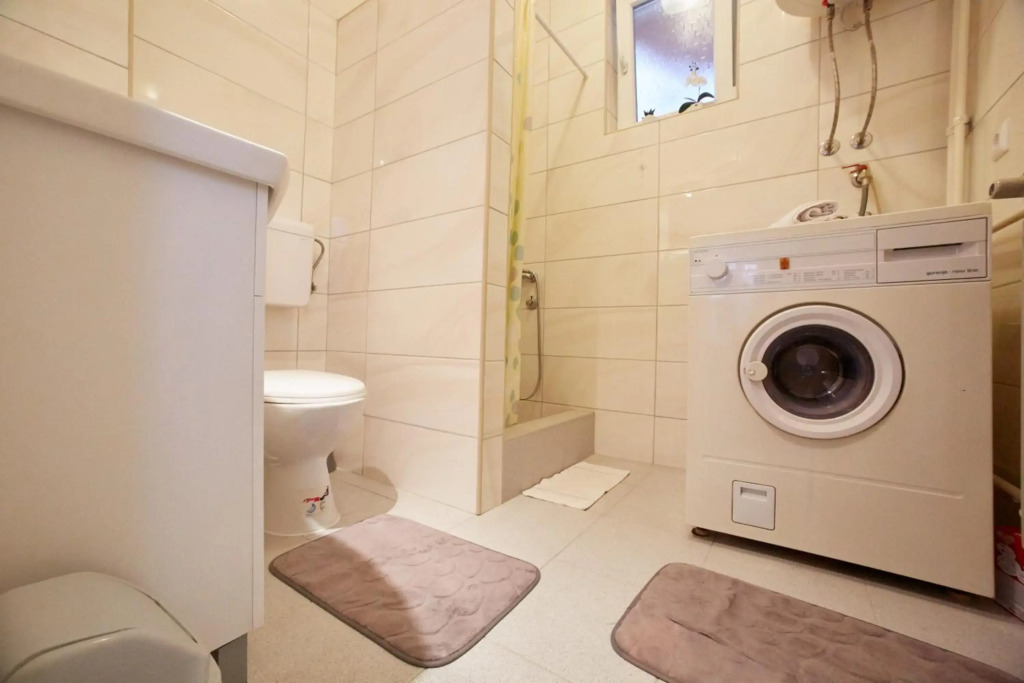 Central Tuzla apt - free parking