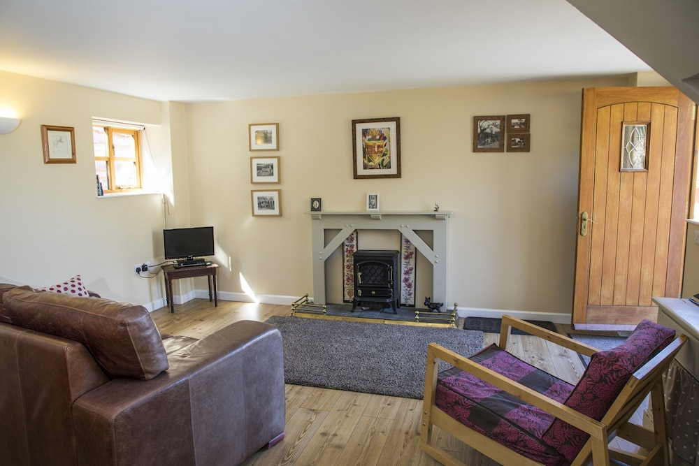 One-bedroom Cottage in Llangollen, No Deposit