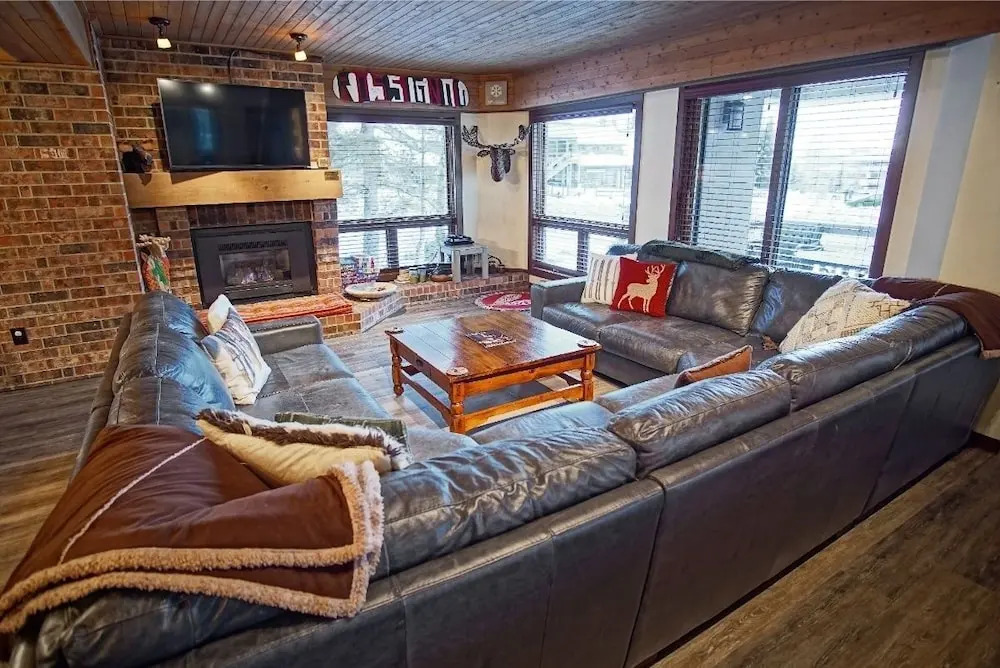 Dulany At The Gondola 101 3 Bedroom Condo