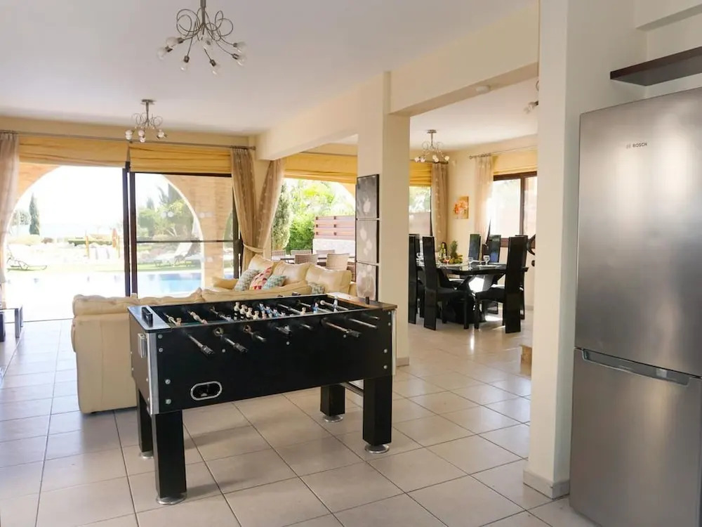 Sea Front Oceanus H3 by Ezoria Villas