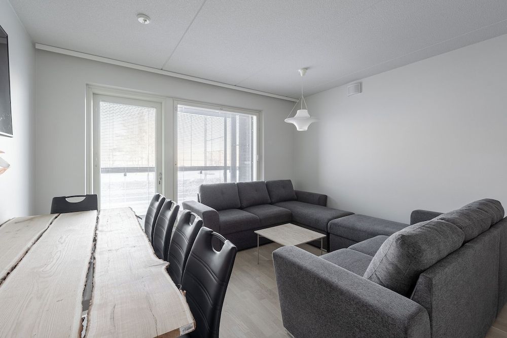 Spacious 1BR Apt. Next to Lake Näsijärvi