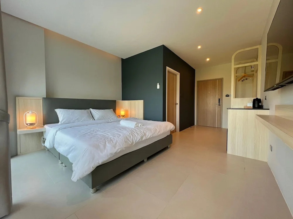 The Way Hotel Banpong
