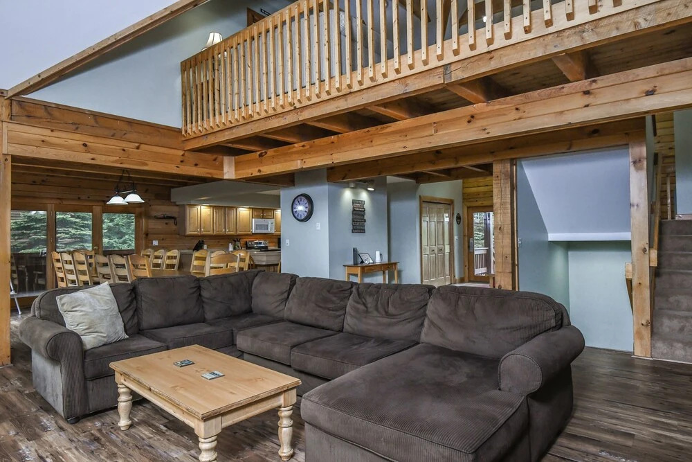 McKenzies Mountain 7 Bedroom House