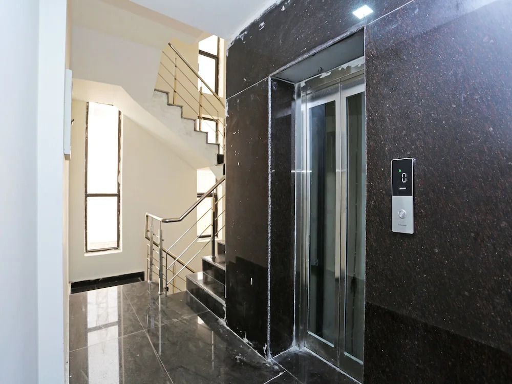 OYO 15098 hotel crystal