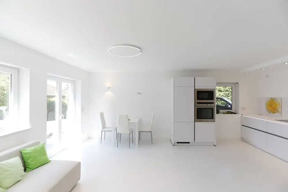 the white design apartment