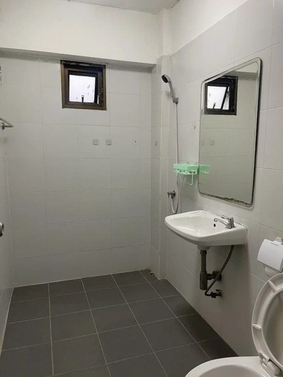 OYO 75577 Palace Hostel