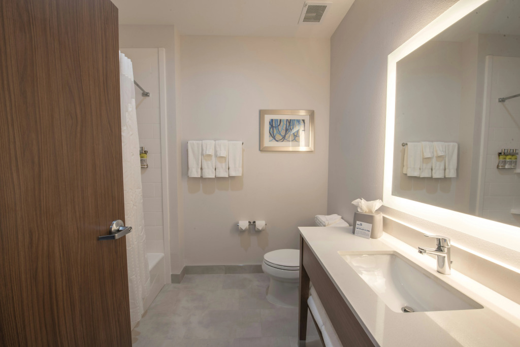 Holiday Inn Express & Suites - Houston Westchase - Westheimer by IHG