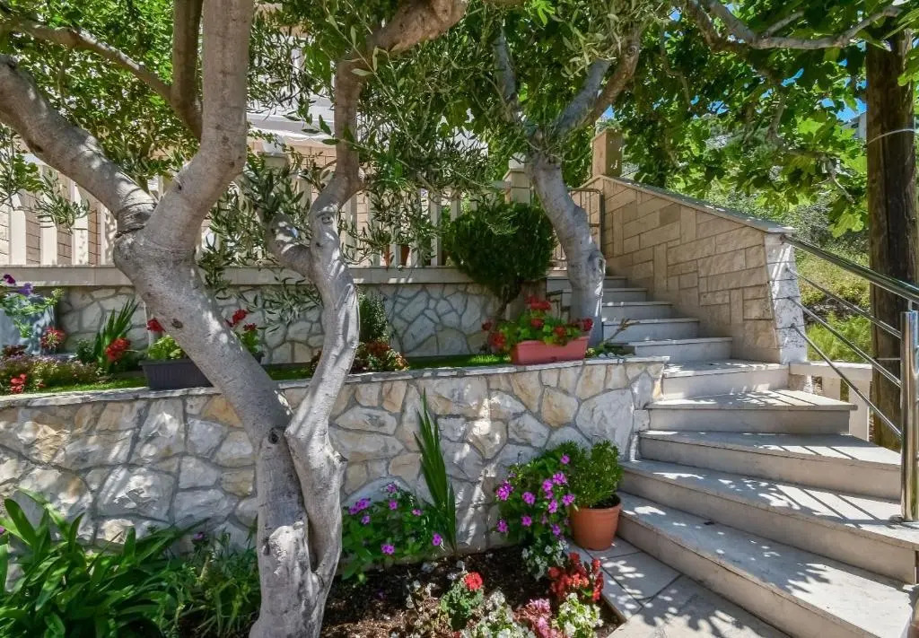 Apartments Neve