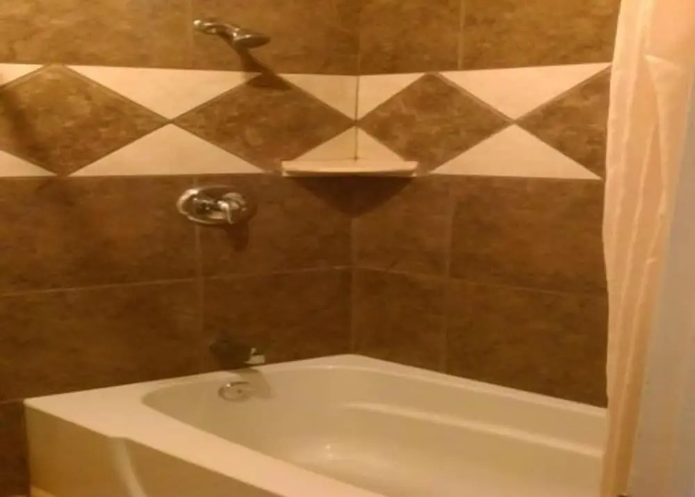 Economy Inn & Suites