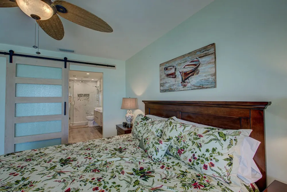 Beach Palms 5B by Anna Maria