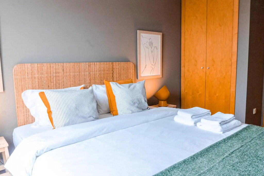 Sunny Studio in the heart of Lapa - 5min walk to Metro!