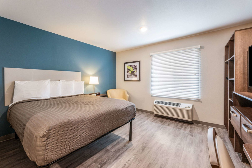 WoodSpring Suites Linden