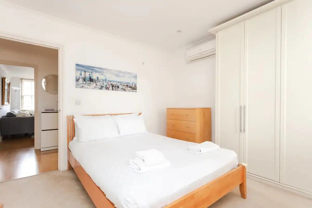 Homely 2 Bedroom Flat Near Embankment Station