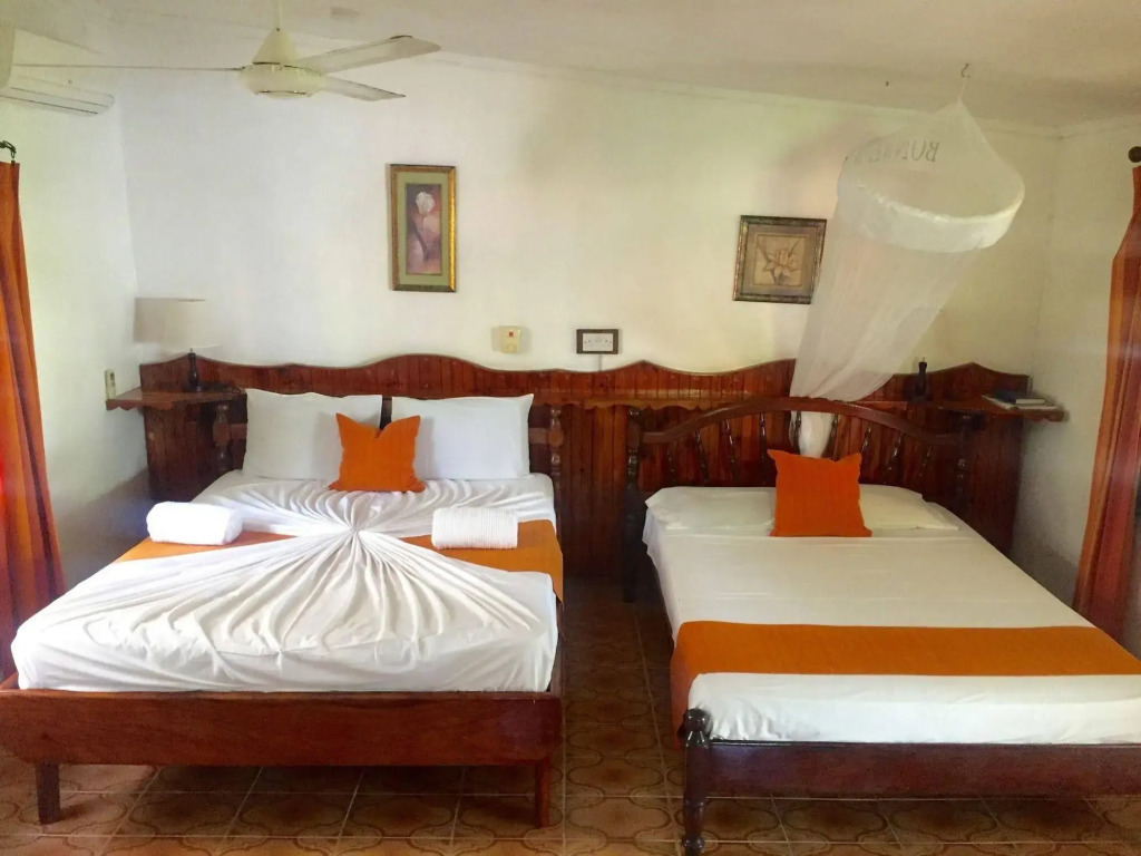Amitie Chalets Praslin