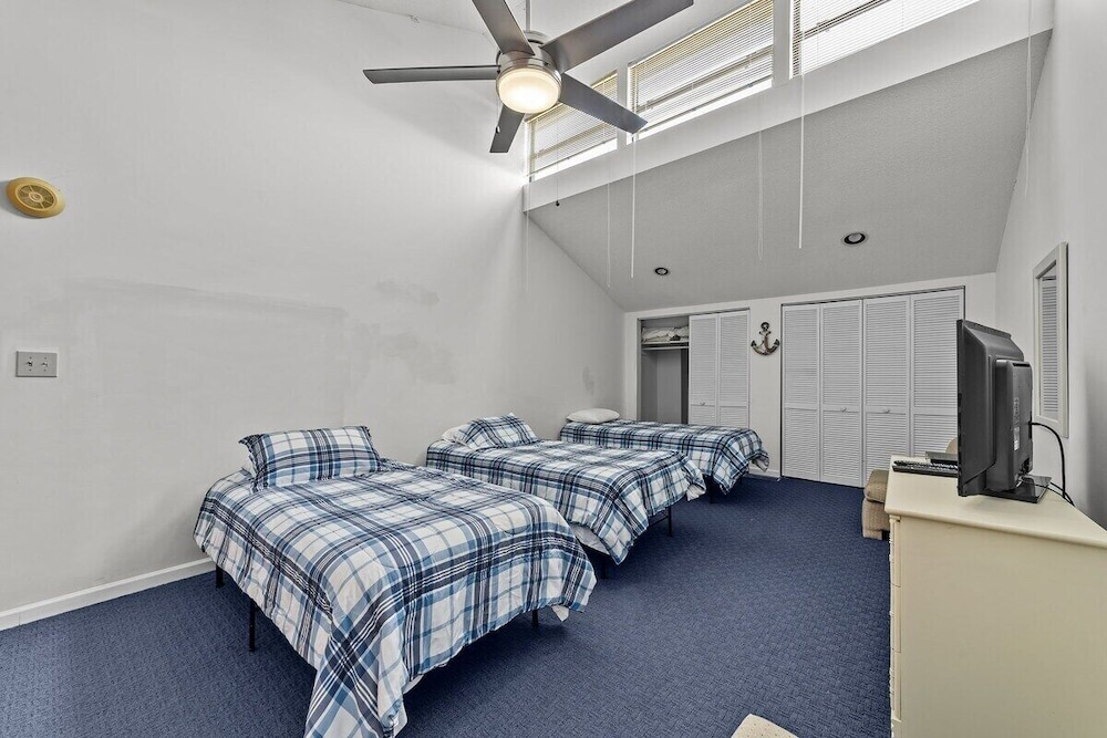 Heron Pointe C12