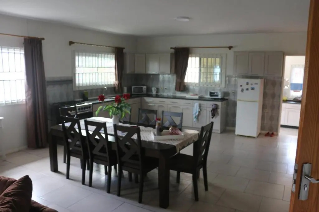 Dubbel woonhuis Selderiestraat Paramaribo