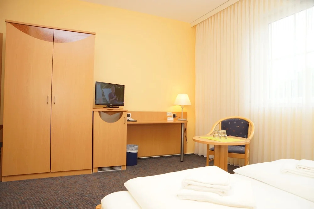 Warias Hotel am Geiseltalsee - Nähe Merseburg und Mücheln