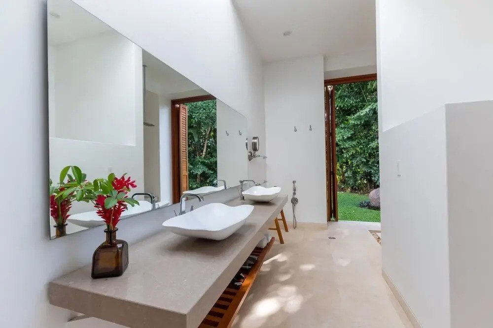 w Glowing 4BR Villa w Pool at Mesa de Yeguas