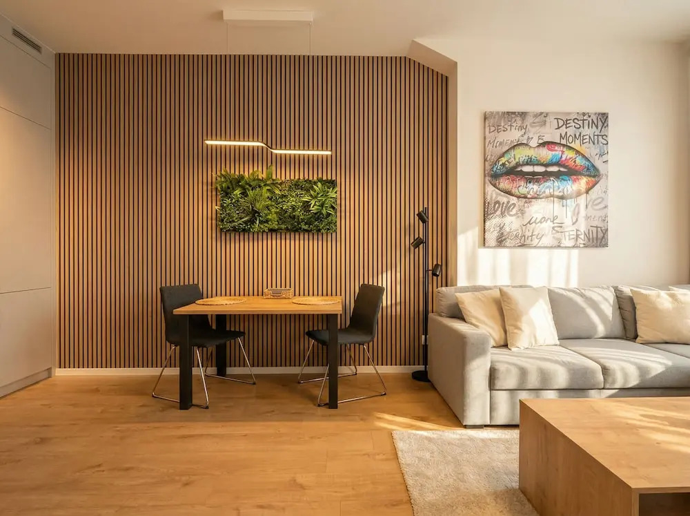 8-Min to Airport 1BR & 1LR Flat