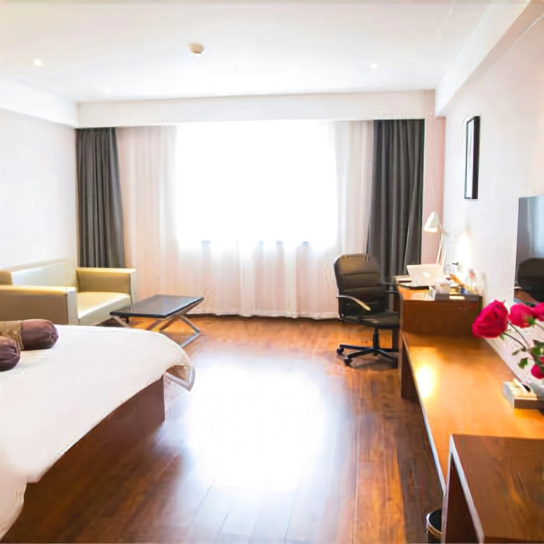 P & E Hotels